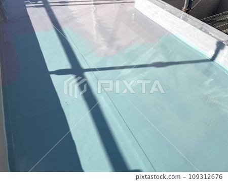 使用 Evercoat 對現有板材進行防水 使用 Evercoat 對現有板材進行防水 109312676