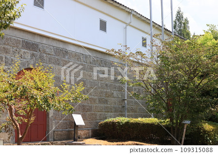 Retro Oya stone building Retro Oya stone building 109315088