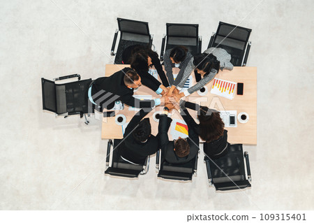 Happy business people celebrate teamwork success Jivy Happy business people celebrate teamwork success Jivy 109315401