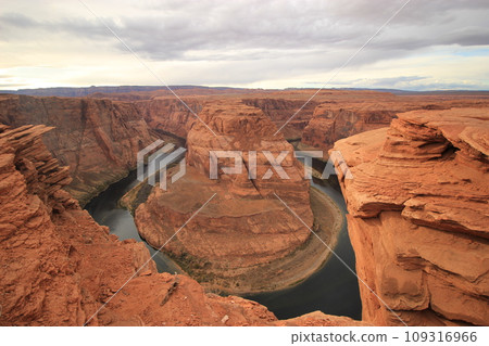 Spectacular scenic spots in America - beautiful forms created by water and wind - Antelope Canyon Horseshoe Bent Spectacular scenic spots in America - beautiful forms created by water and wind - Antelope Canyon Horseshoe Bent 109316966
