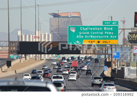 Spectacular scenic spots in America - beautiful forms created by water and wind - Antelope Canyon Horseshoe Bent 109316992
