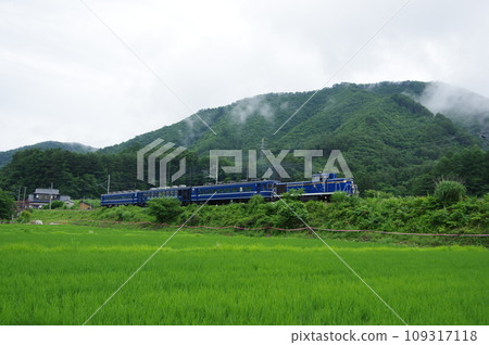 Noiwa Railway Aizu Kogen near Ozeguchi DL Taiki Aizuwakamatsu trial run 109317118