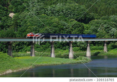 Distribution of scrapped SL Galaxy passenger cars Kitakami Line near Yuda Kinshu Lake Distribution of scrapped SL Galaxy passenger cars Kitakami Line near Yuda Kinshu Lake 109318765