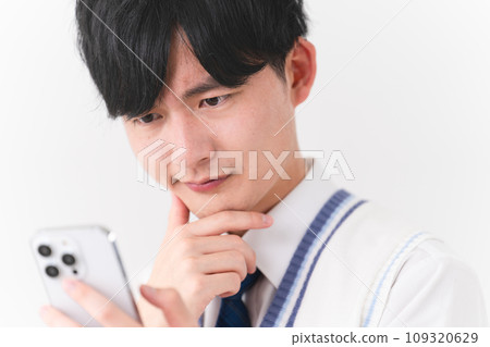 穿著校服的年輕人，學生形象 109320629