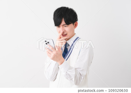 穿著校服的年輕人，學生形象 109320630