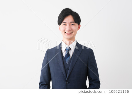 穿著西裝的年輕人 商業形象 穿著西裝的年輕人 商業形象 109321156