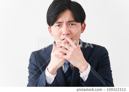 穿著西裝的年輕人 商業形象 穿著西裝的年輕人 商業形象 109322312