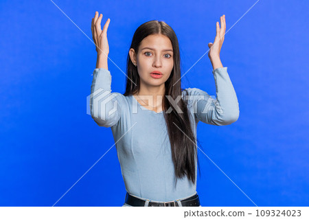 Excited amazed woman showing head explosion, looking worried shocked surprised girl, wow idea eureka 109324023
