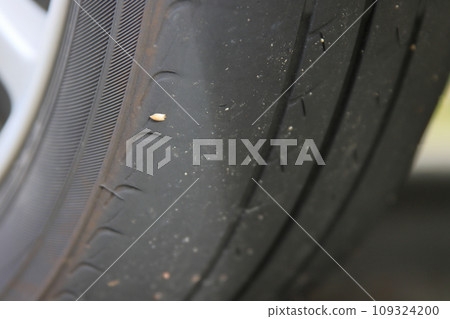 worn car tires worn car tires 109324200