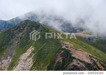 [夏日八嶽]霧氣繚繞的寧石山 109328165