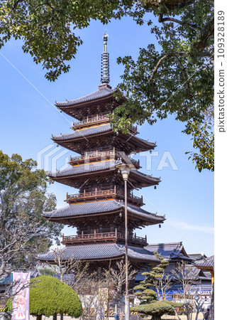 Shikoku Sacred Site No. 70 Temple, Honzanji Temple 109328189