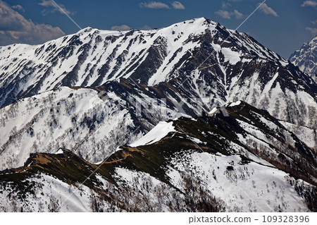 從北阿爾卑斯山椿岳看到的殘雪大天陽岳 從北阿爾卑斯山椿岳看到的殘雪大天陽岳 109328396