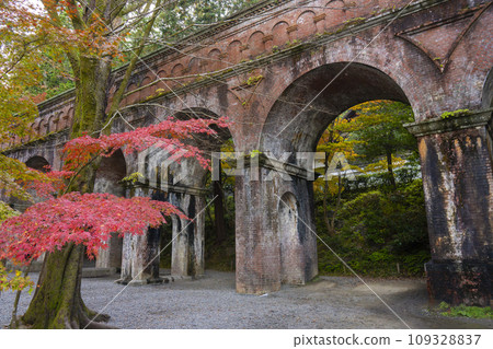 Kyoto in autumn: A collaboration of Suirokaku and autumn leaves on the grounds of Nanzenji Temple Kyoto in autumn: A collaboration of Suirokaku and autumn leaves on the grounds of Nanzenji Temple 109328837