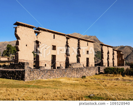 Amazing view of the central wall of the Temple of Wiracocha, Raqchi archaeological site, Cusco region, Peru 109328940