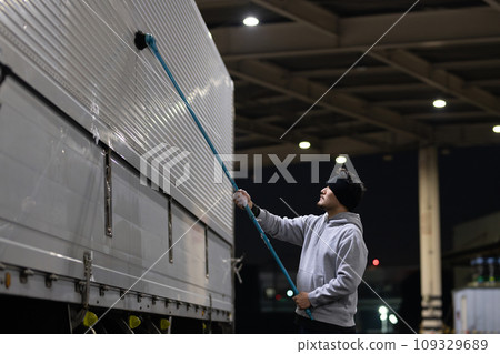 洗卡車的人 洗卡車的人 109329689