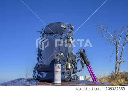 攀爬安全裝備:驅熊噴霧、熊鈴、信標 攀爬安全裝備:驅熊噴霧、熊鈴、信標 109329883