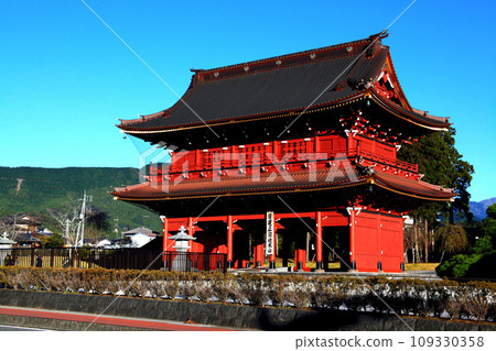 Shizuoka Prefecture “Taisekiji Temple” Sanmon Shizuoka Prefecture “Taisekiji Temple” Sanmon 109330358