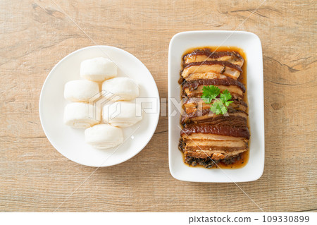 Steam Belly Pork With Swatow Mustard Cubbage Recipes or Mei Cai Kou Rou Steam Belly Pork With Swatow Mustard Cubbage Recipes or Mei Cai Kou Rou 109330899