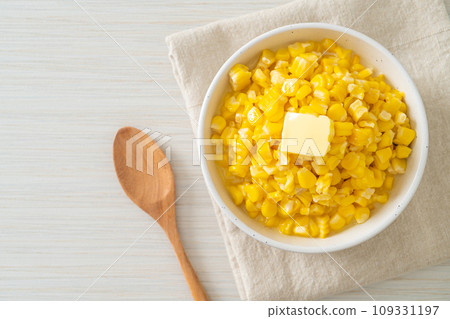 Butter corn or Sweet corn 109331197
