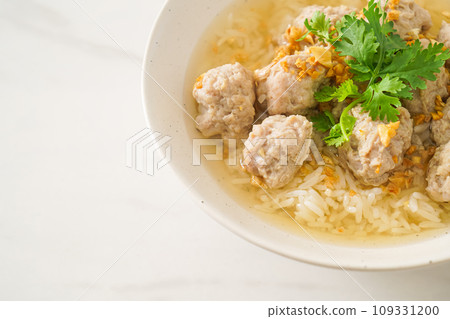 Boiled Rice with Pork Bowl 109331200