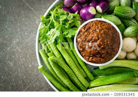 Fermented Fish Chili Paste with Fresh Vegetables 109331343