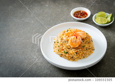 fried shrimps fried rice on plate 109331505