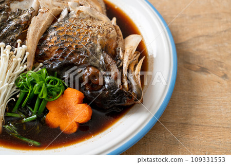Boiled Fish Head with Soy Sauce Boiled Fish Head with Soy Sauce 109331553