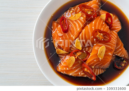 fresh salmon raw pickled in shoyu sauce 109331600