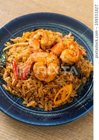 shrimps fried rice with herbs and spices shrimps fried rice with herbs and spices 109331827