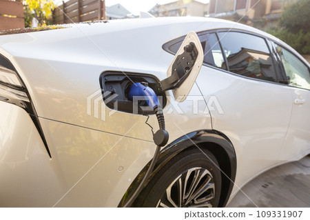 PHEV car charging PHEV car charging 109331907