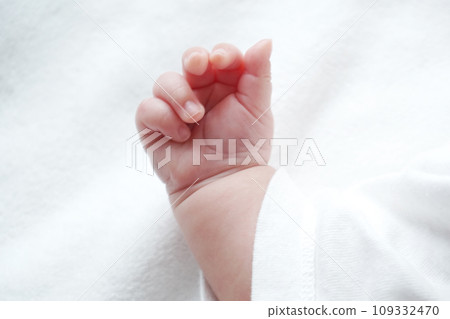 嬰兒新生兒手 109332470