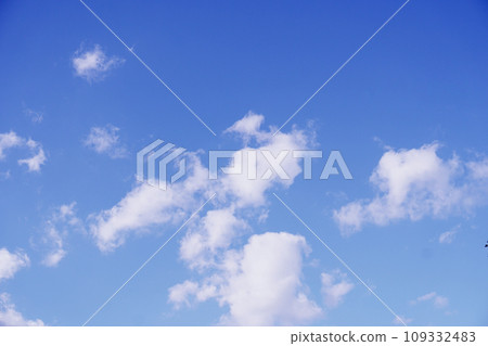 藍天白雲飄浮 藍天白雲飄浮 109332483