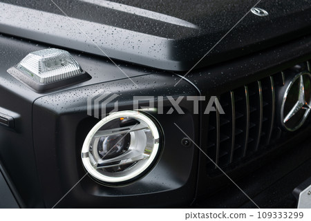 Ring-shaped LED headlights of current popular SUVs Ring-shaped LED headlights of current popular SUVs 109333299