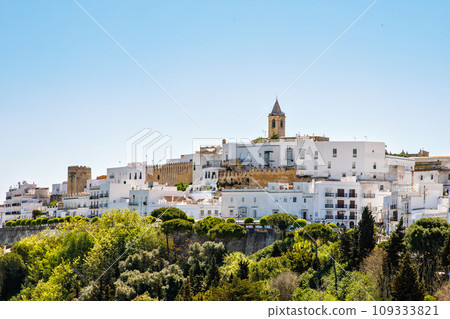 Beautiful view on Vejer de la Frontera, Spain, Andalusia region, Costa de la Luz, Cadiz district, White Towns, Iberian Peninsula, Old town. Ruta de los Pueblos Blancos Beautiful view on Vejer de la Frontera, Spain, Andalusia region, Costa de la Luz, Cadiz district, White Towns, Iberian Peninsula, Old town. Ruta de los Pueblos Blancos 109333821