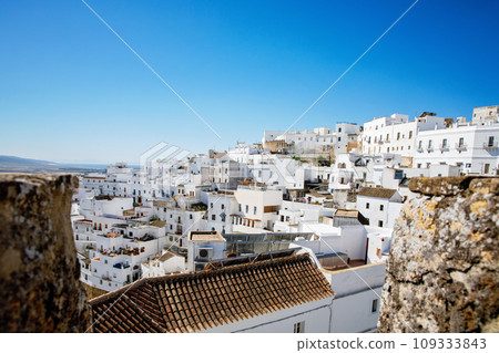 Beautiful view on Vejer de la Frontera, Spain, Andalusia region, Costa de la Luz, Cadiz district, White Towns, Iberian Peninsula, Old town. Ruta de los Pueblos Blancos Beautiful view on Vejer de la Frontera, Spain, Andalusia region, Costa de la Luz, Cadiz district, White Towns, Iberian Peninsula, Old town. Ruta de los Pueblos Blancos 109333843