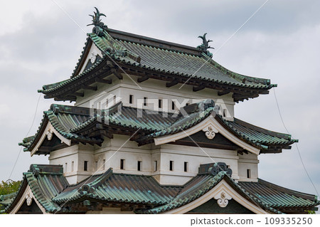 青森弘前城本丸塔風景 109335250