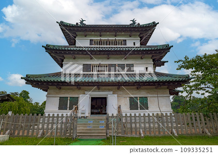 青森弘前城本丸塔風景 青森弘前城本丸塔風景 109335251