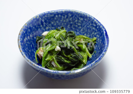 炒菠菜和培根 109335779