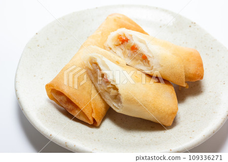 Spring roll  109336271