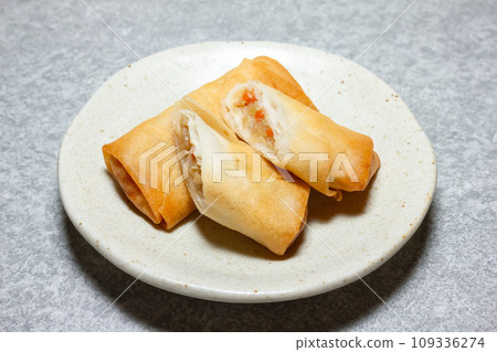 Spring roll  109336274