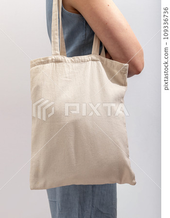 Carrying shoulder tote bag, grocery shopper Carrying shoulder tote bag, grocery shopper 109336736