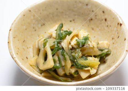 Delicious vegetables and lotus root dressed with miso 109337116