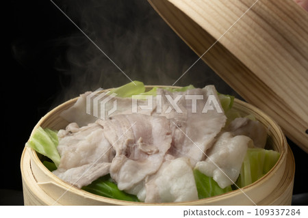 蒸好後蒸鍋 蒸好後蒸鍋 109337284