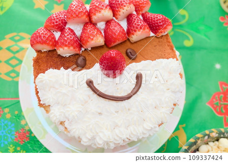 Handmade whole cake in the shape of Santa Claus 109337424