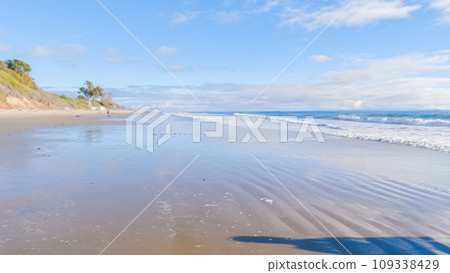 The expansive sands of El Capitan State Beach in California lie empty and tranquil during the winter. 109338429