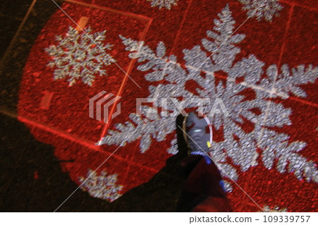 I took a photo of the illumination that looks like red snow. I took a photo of the illumination that looks like red snow. 109339757