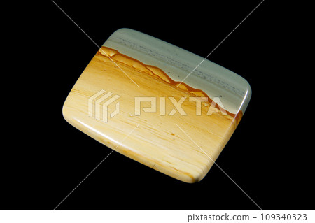Owyhee Jasper - A stone that holds a landscape Owyhee Jasper - A stone that holds a landscape 109340323