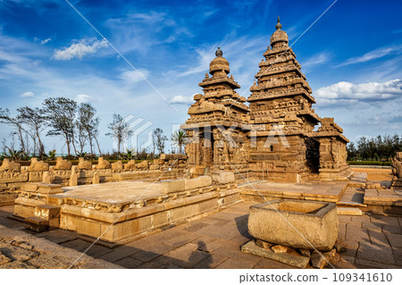 Famous Tamil Nadu landmark - Shore temple, world heritage site in Mahabalipuram, Tamil Nadu, India 109341610