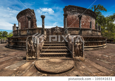 Ancient Vatadage (Buddhist stupa) in Polonnaruwa, Sri Lanka 109341631