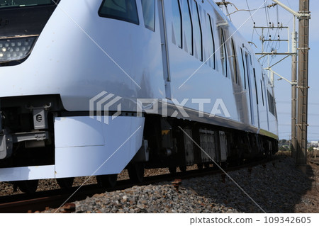 東武日光線上運行的Spacia X列車 109342605